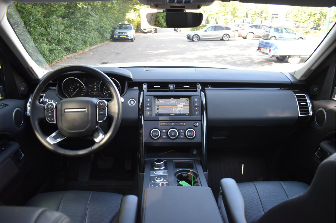 Land Rover-Discovery-11