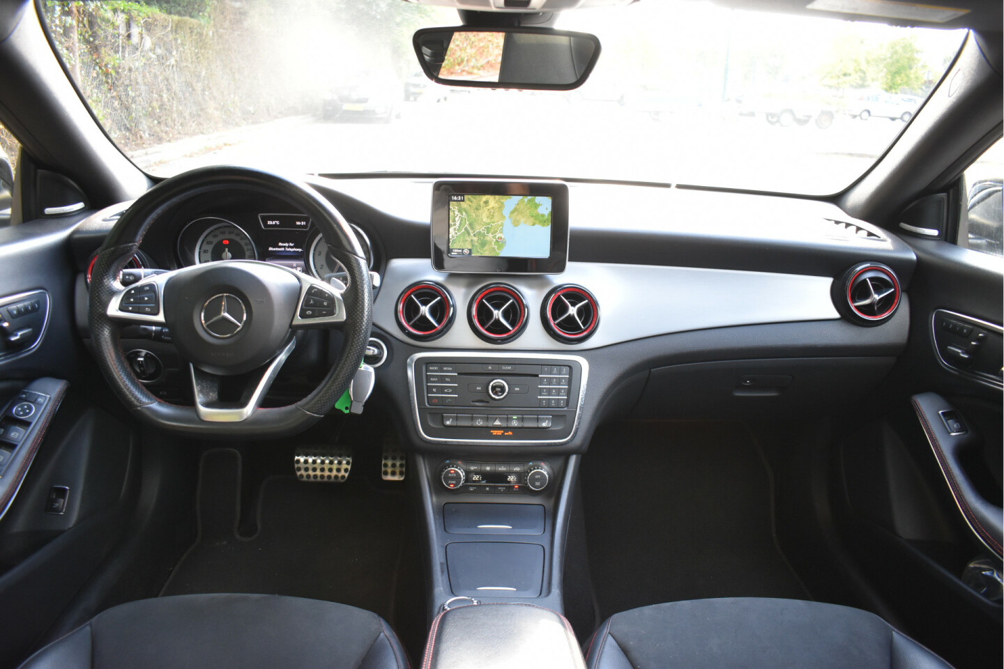 Mercedes-Benz-CLA-Klasse-10