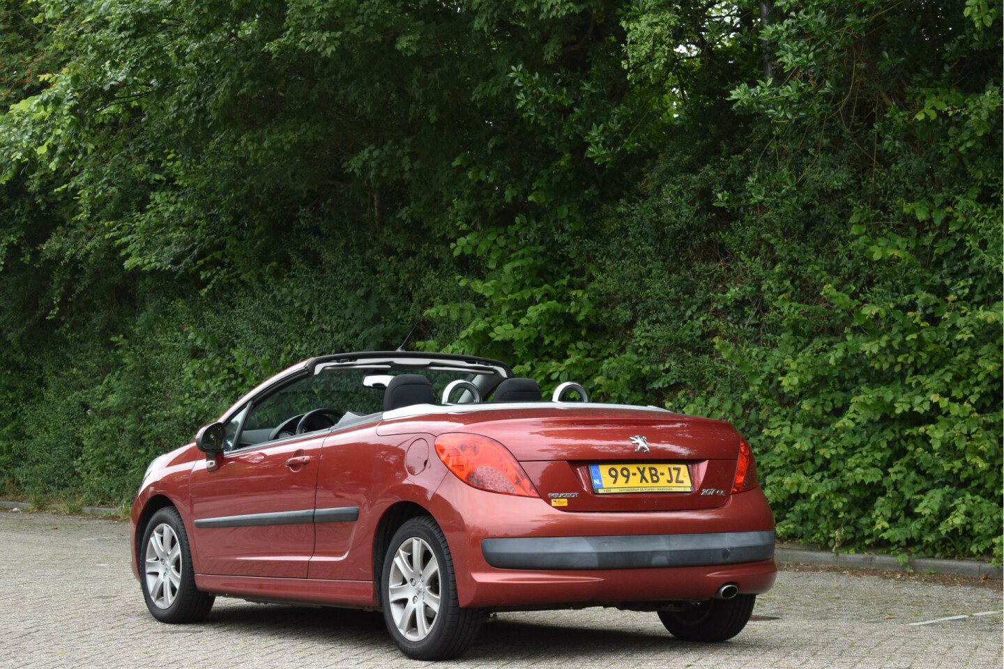Peugeot-207-3